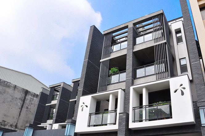 侑群建設 原建築