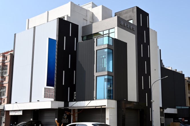 金石建設 - 金石 +